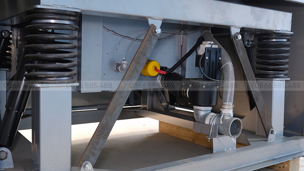 hệ thống lò xo thép giảm chấn, giúp giảm tới 95% độ rung lắc của máy giặt công nghiệp wasky 25kg