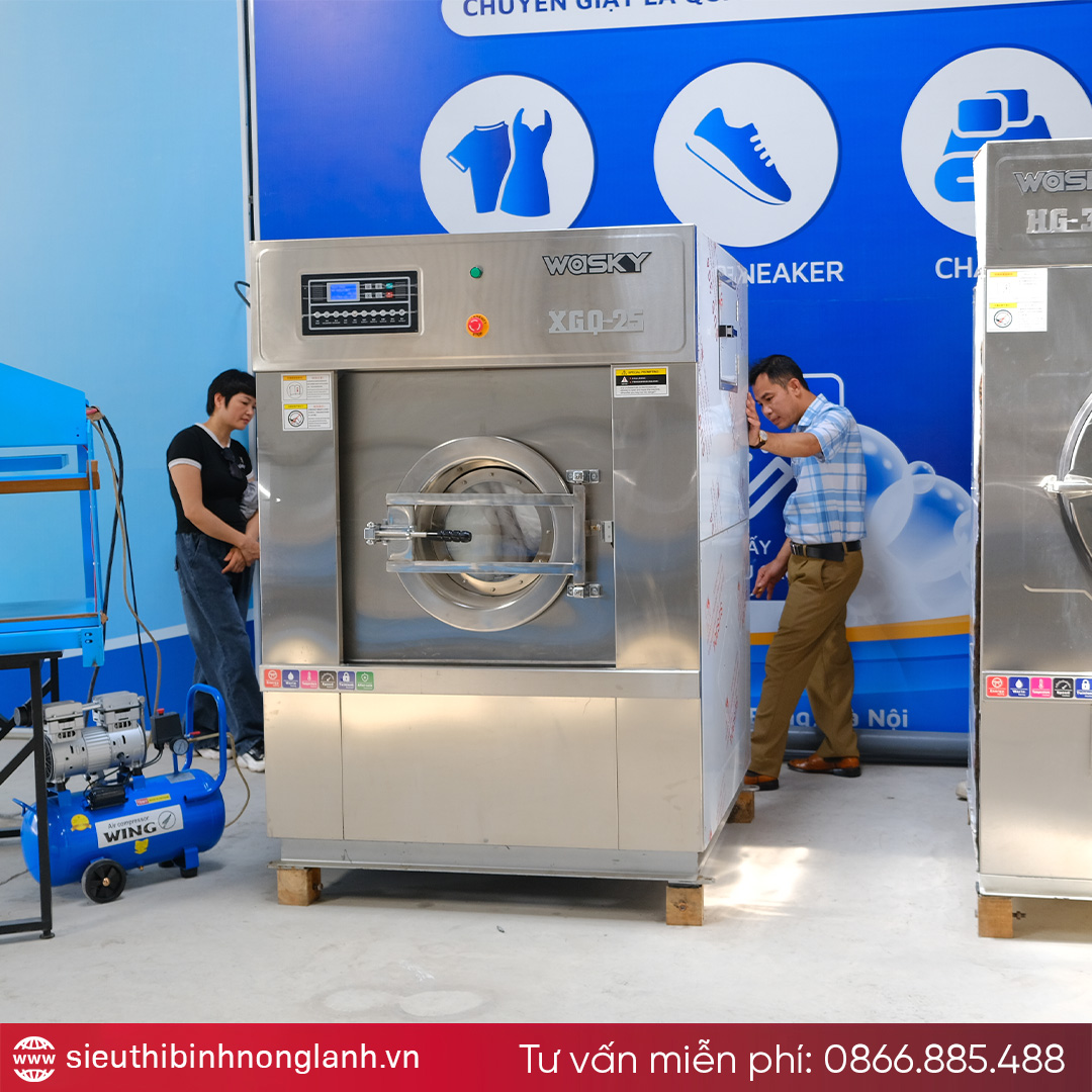 Máy giặt công nghiệp 30kg Wasky là một sản phẩm tiên phong trong lĩnh vực giặt là công nghiệp, được thiết kế để đáp ứng các nhu cầu giặt là khối lượng lớn